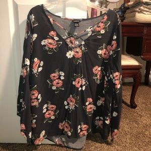 Torrid blouse with flowy/hippie sleeves